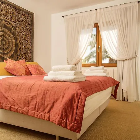 Exclusive 5 Bedroom With Sea Views, Ibiza 1085